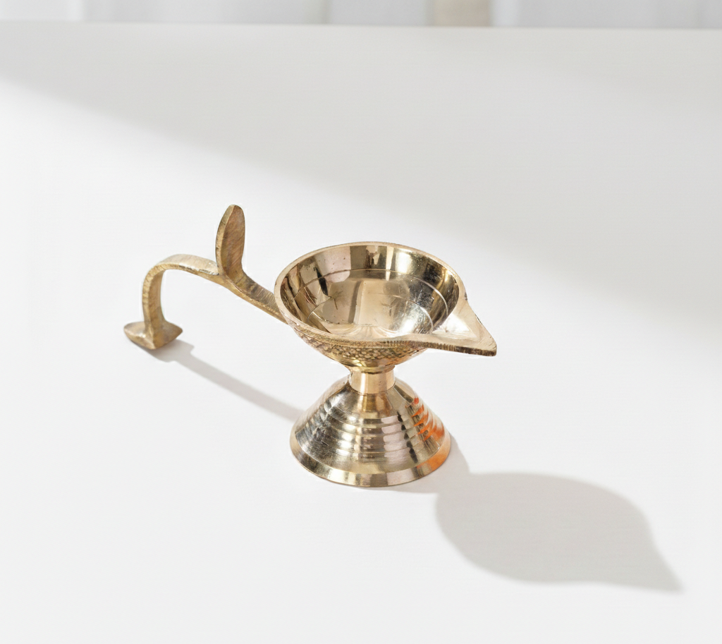 1769713909115 Aarti Diya (Handheld Lamp) - Image 1